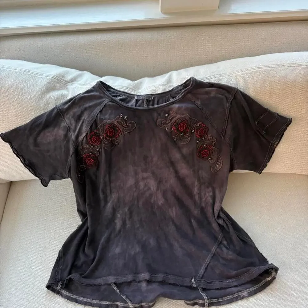 Free people black and gray t shirt